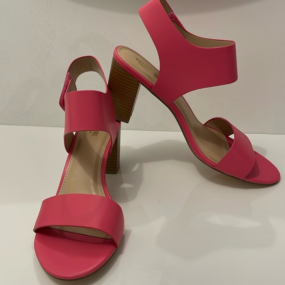 NWT Cushionaire Stacked Heel Pink | Sz 9